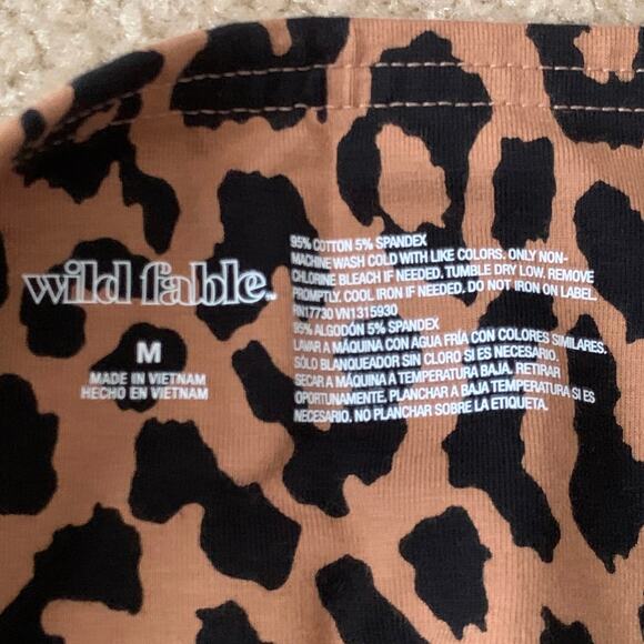 Women’s High-Rise Biker Shorts Size Medium- NWT - Picture 8 of 10